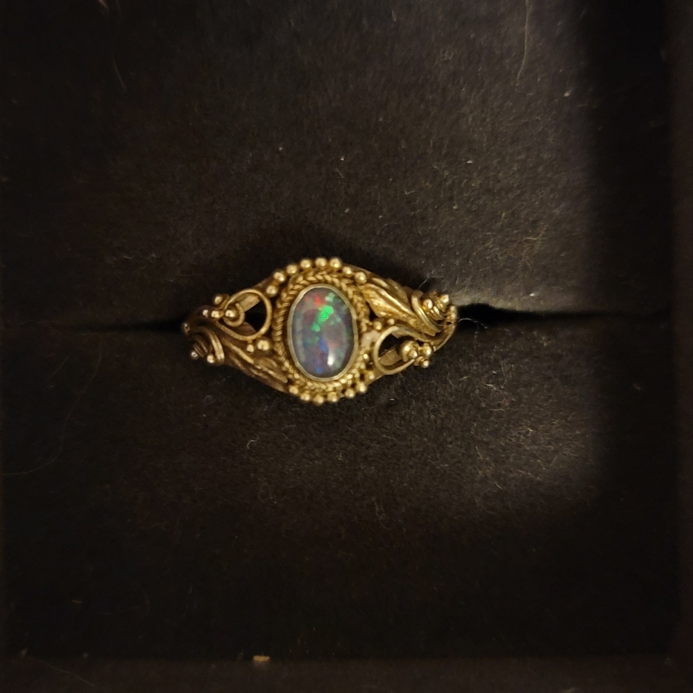 Bali Silver Ring with Mother of Pearl Cabochon Size 7